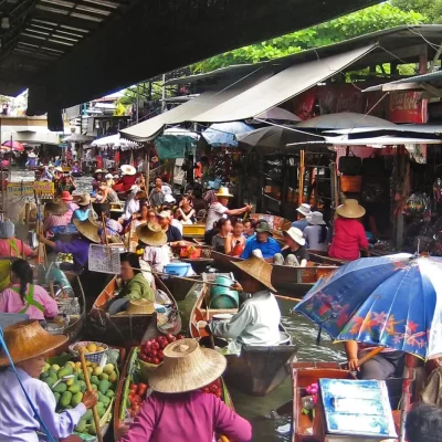 Damnoen-saduak-Floating-Market-2.webp